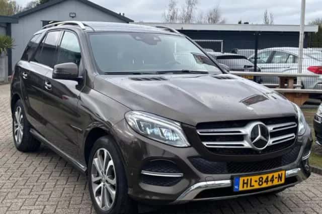 Mercedes-Benz GLE (2015) thumbnail 3