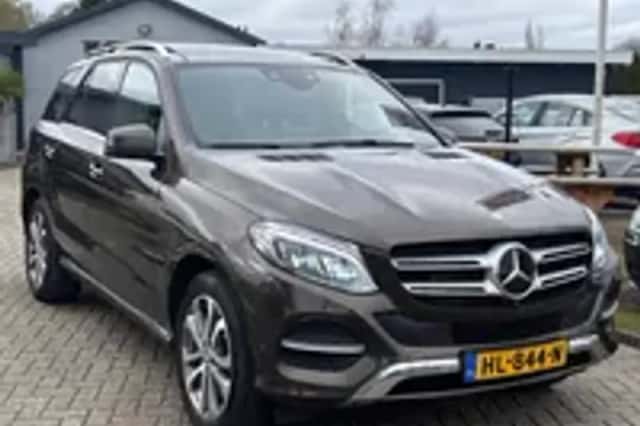 Mercedes-Benz GLE (2015) thumbnail 23
