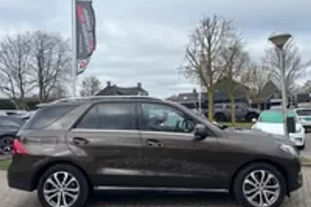 Mercedes-Benz GLE (2015) thumbnail 24