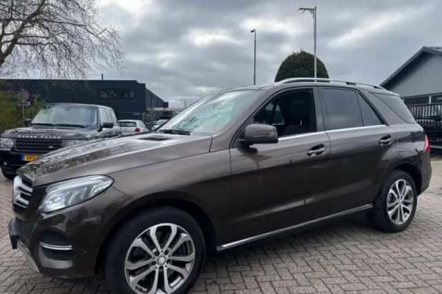 Mercedes-Benz GLE (2015) thumbnail 5
