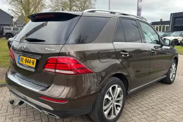 Mercedes-Benz GLE (2015) thumbnail 6