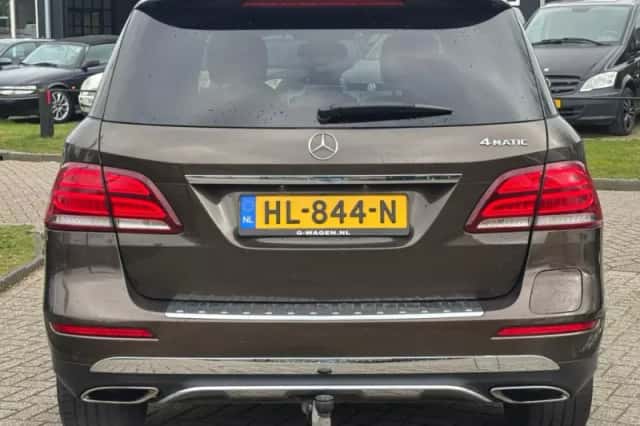 Mercedes-Benz GLE (2015) thumbnail 7