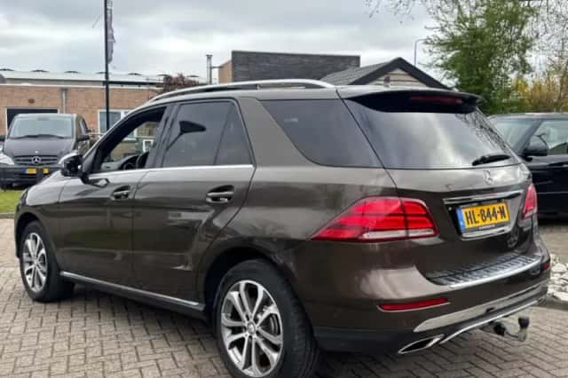 Mercedes-Benz GLE (2015) thumbnail 8