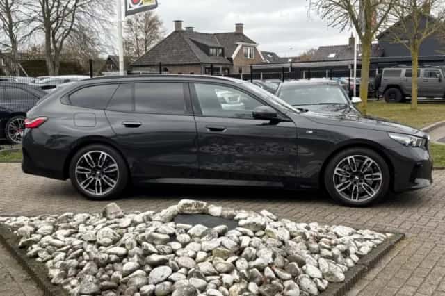 BMW 5-Serie (2024) thumbnail 3