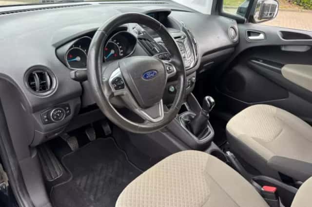 Ford Tourneo Courier (2017) thumbnail 13