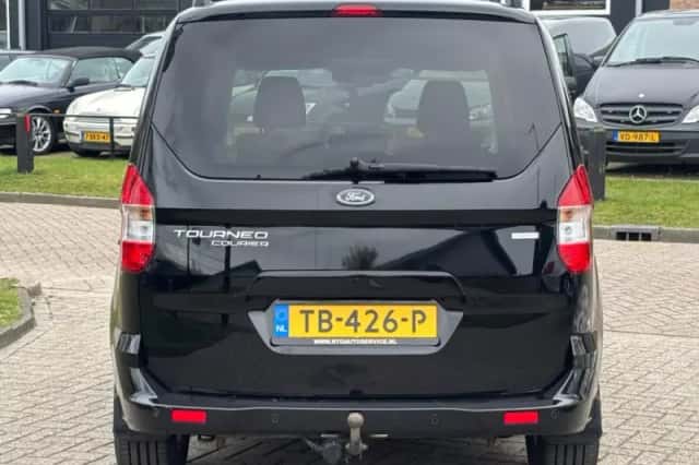 Ford Tourneo Courier (2017) thumbnail 8