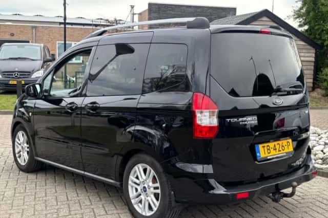 Ford Tourneo Courier (2017) thumbnail 9