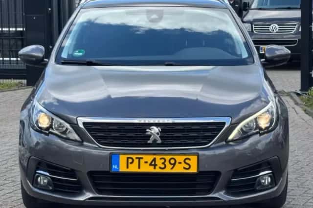 Peugeot 308 (2017) thumbnail 2