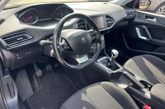 Peugeot 308 (2017) thumbnail 13