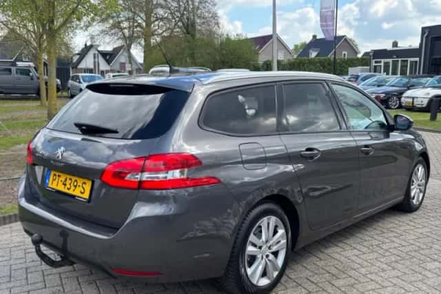 Peugeot 308 (2017) thumbnail 4