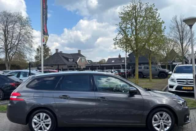 Peugeot 308 (2017) thumbnail 7