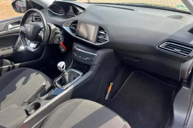 Peugeot 308 (2017) thumbnail 10