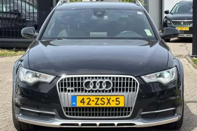 Audi A6 (2013) thumbnail 2