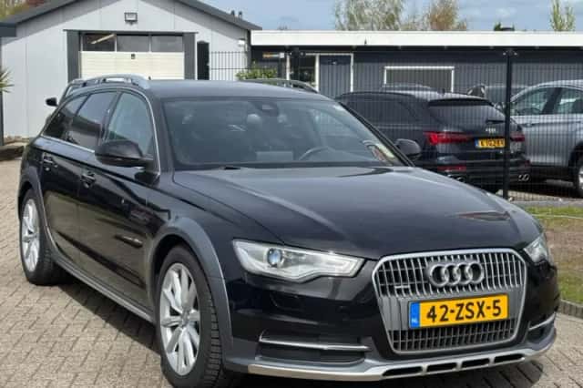 Audi A6 (2013) thumbnail 3