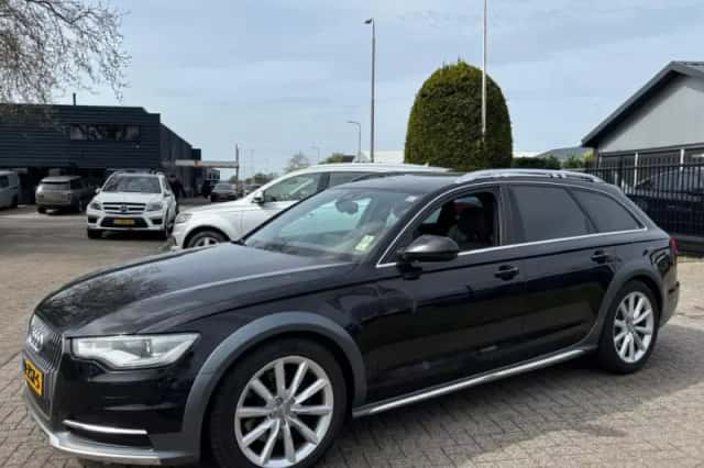 Audi A6 (2013) thumbnail 4
