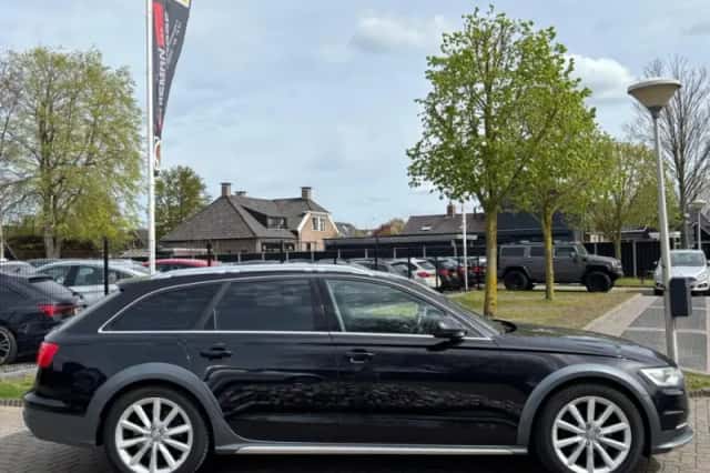 Audi A6 (2013) thumbnail 5