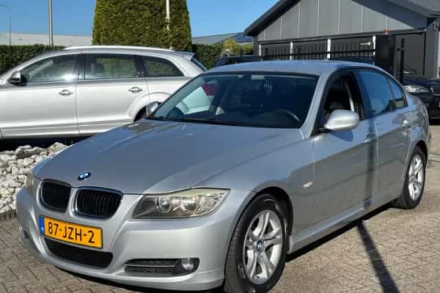 BMW 3-Serie (2009) thumbnail 1