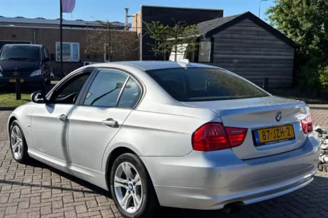 BMW 3-Serie (2009) thumbnail 8