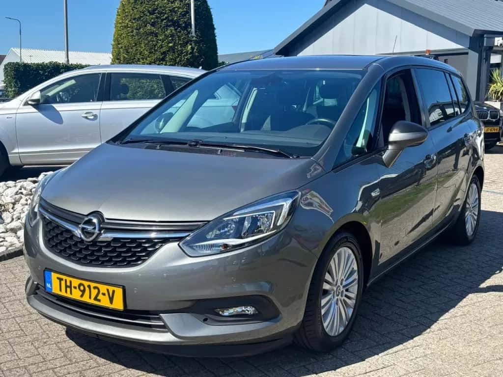 Opel Zafira (2018) — foto 1