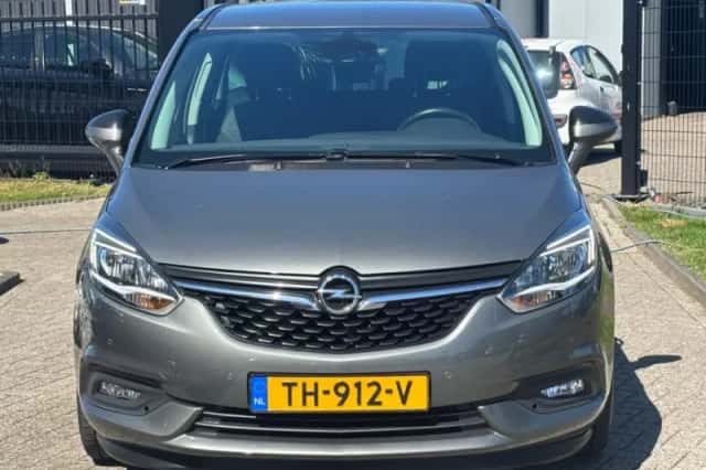 Opel Zafira (2018) thumbnail 2