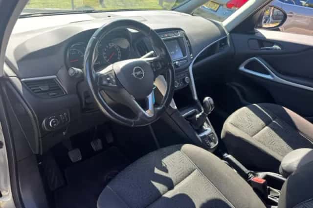 Opel Zafira (2018) thumbnail 11