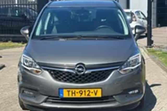 Opel Zafira (2018) thumbnail 22