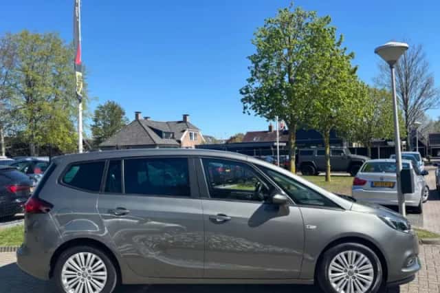 Opel Zafira (2018) thumbnail 5