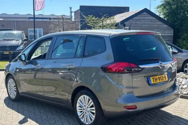 Opel Zafira (2018) thumbnail 8