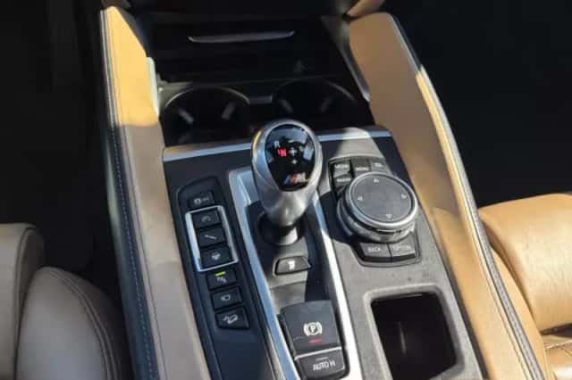 BMW X5M (2015) thumbnail 11