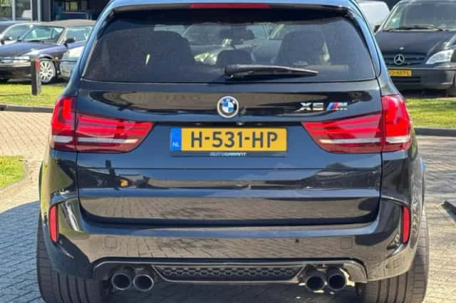 BMW X5M (2015) thumbnail 16