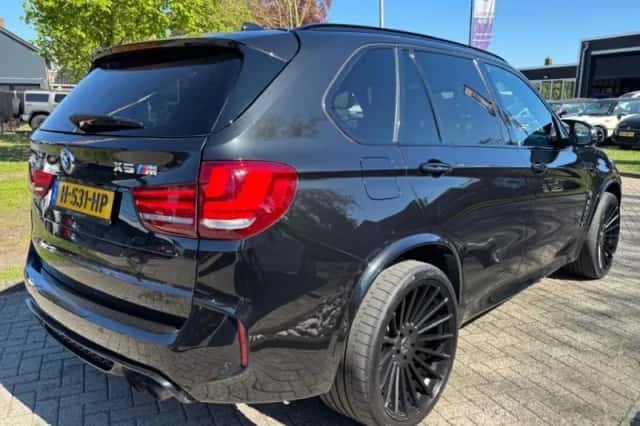 BMW X5M (2015) thumbnail 17