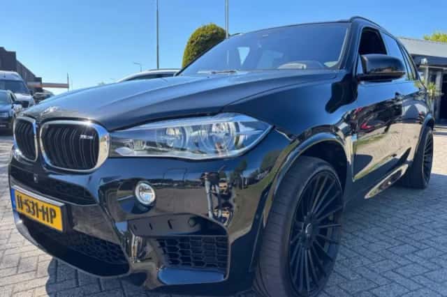 BMW X5M (2015) thumbnail 3