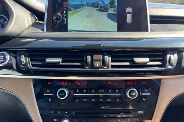 BMW X5M (2015) thumbnail 21