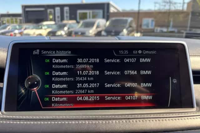 BMW X5M (2015) thumbnail 22