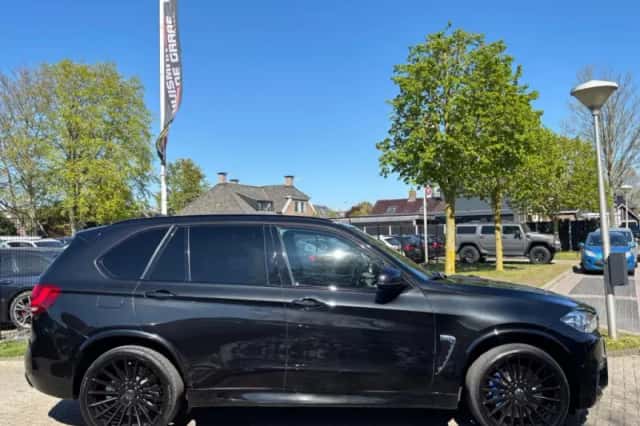 BMW X5M (2015) thumbnail 23