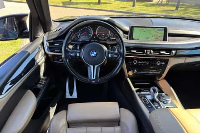 BMW X5M (2015) thumbnail 6