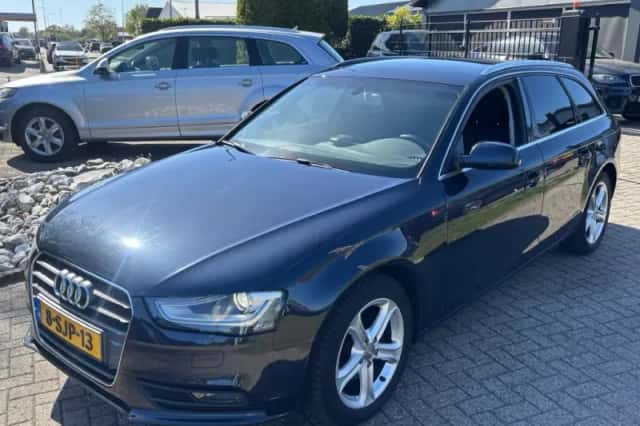 Audi A4 (2013) thumbnail 3