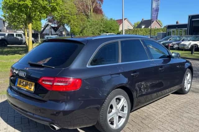Audi A4 (2013) thumbnail 5