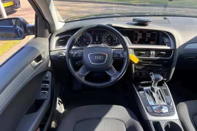 Audi A4 (2013) thumbnail 7