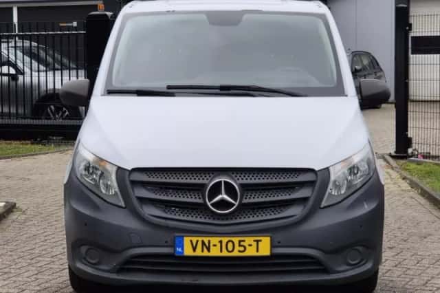 Mercedes-Benz Vito (2015) thumbnail 2