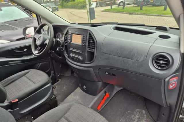 Mercedes-Benz Vito (2015) thumbnail 11