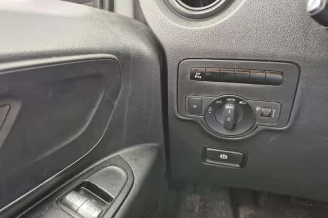 Mercedes-Benz Vito (2015) thumbnail 15