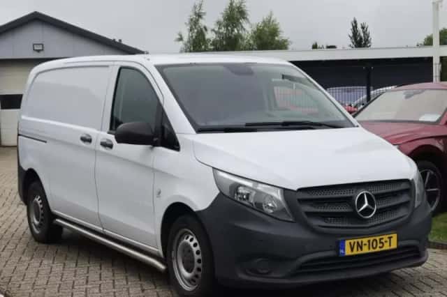 Mercedes-Benz Vito (2015) thumbnail 3