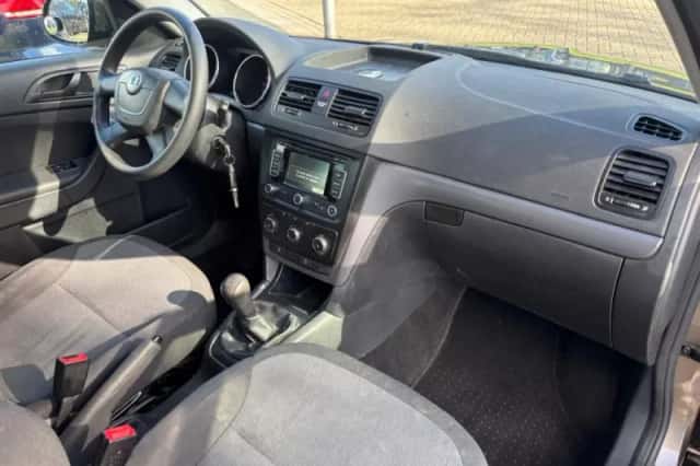 Škoda Yeti (2010) thumbnail 9