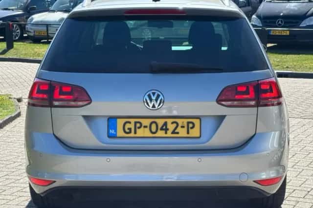 Volkswagen Golf (2015) thumbnail 6