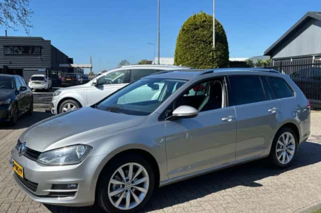 Volkswagen Golf (2015) thumbnail 8