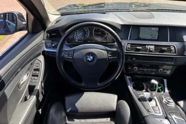 BMW 5-Serie (2015) thumbnail 9