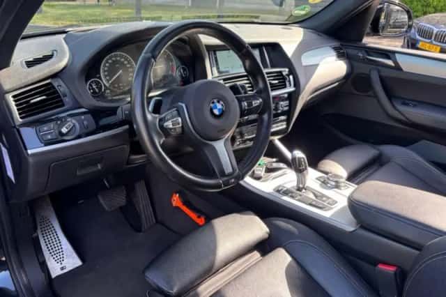 BMW X3 (2016) thumbnail 11