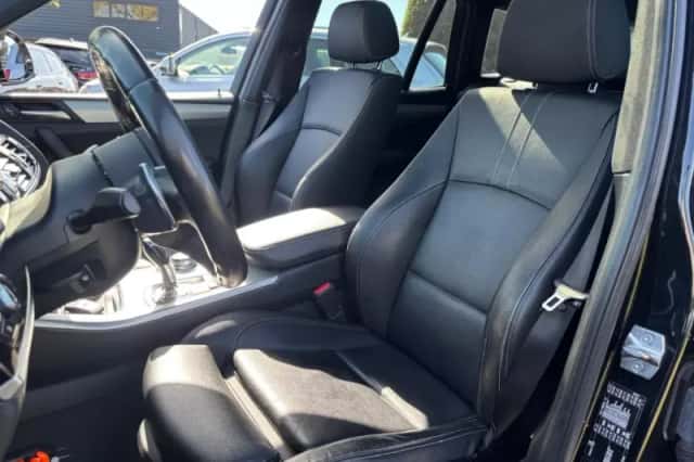 BMW X3 (2016) thumbnail 12