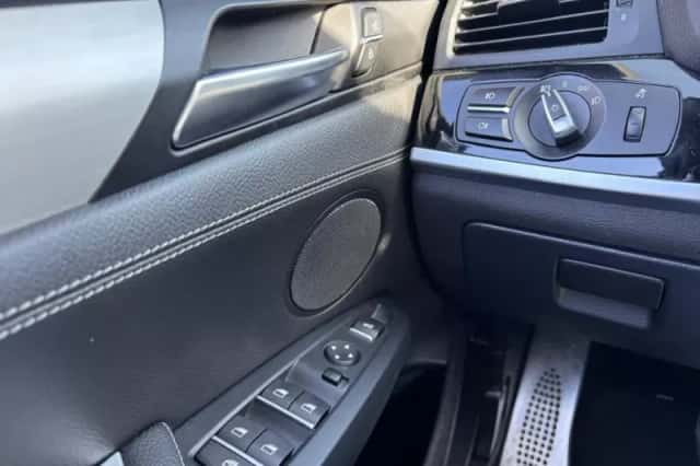 BMW X3 (2016) thumbnail 19